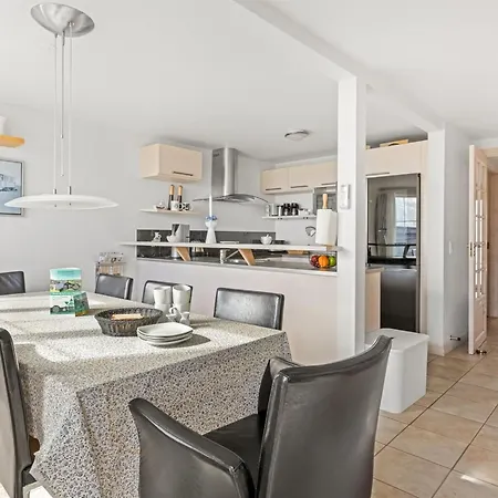 Henrietta - 3-5km From The Sea By Interhome *